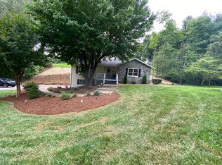 61 Oak Ridge Dr, Clyde, NC 28721