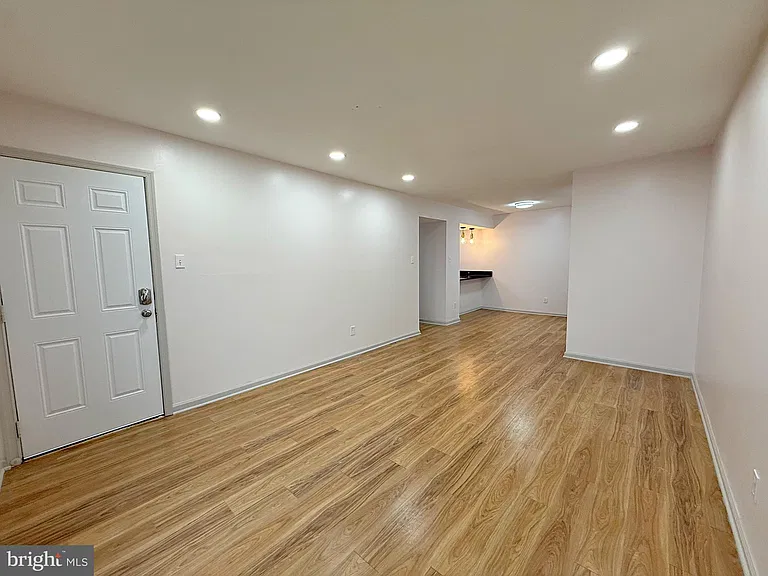 150 Berwick Pl #22A — Photo 4