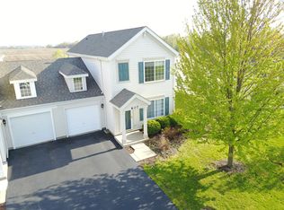 607 Briarcliff Dr, Minooka, IL 60447