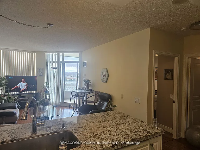 9017 Leslie St #1102 — Photo 7