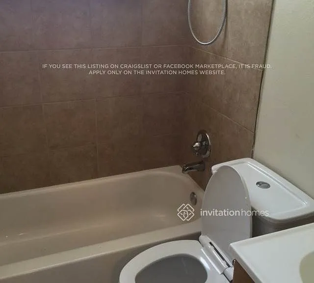1351 Oswego St — Photo 30
