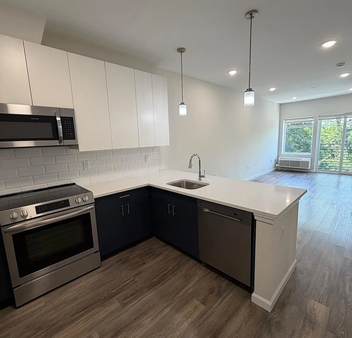 2 bed, $2,700 — Photo 2