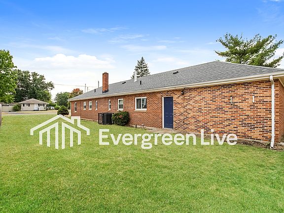 3rd image of 4616 Redwood Dr