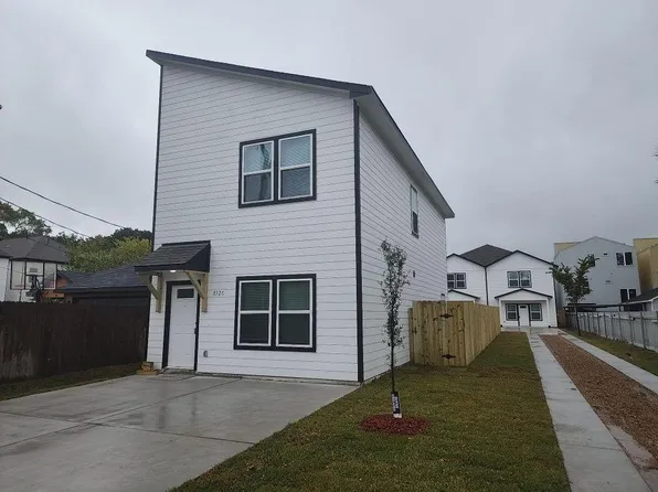 832 Elkhart St #C, Houston, TX 77091