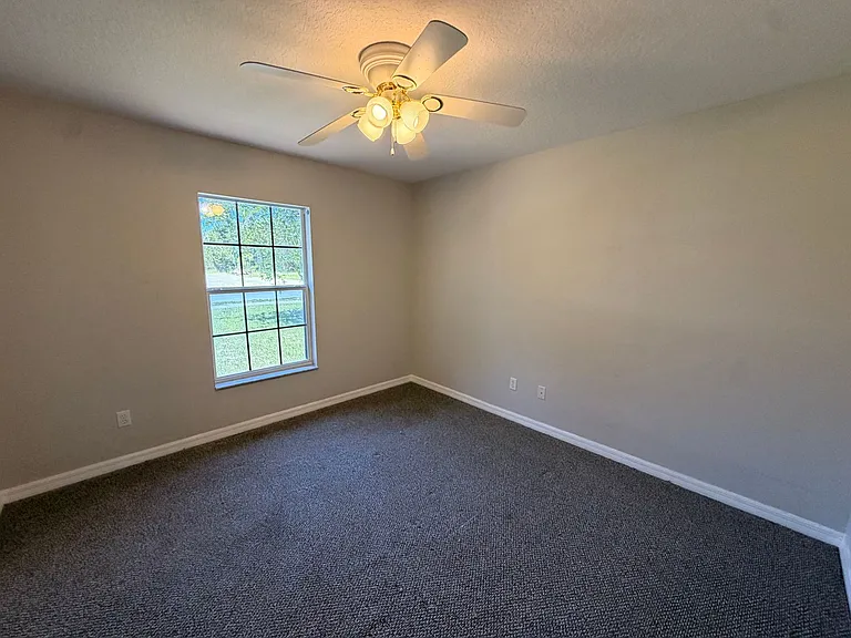 527 Terrier Way — Photo 12