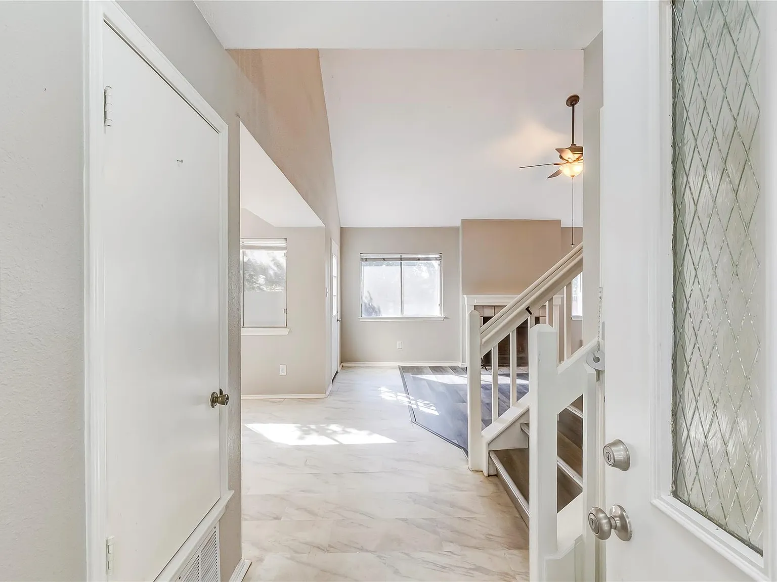 3 bed, 2.5 bath, 1693 sqft, $1,895 — Photo 4
