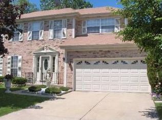 357 Bingham Cir, Mundelein, IL 60060