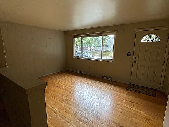 4th image of 673 Roanoke Ave