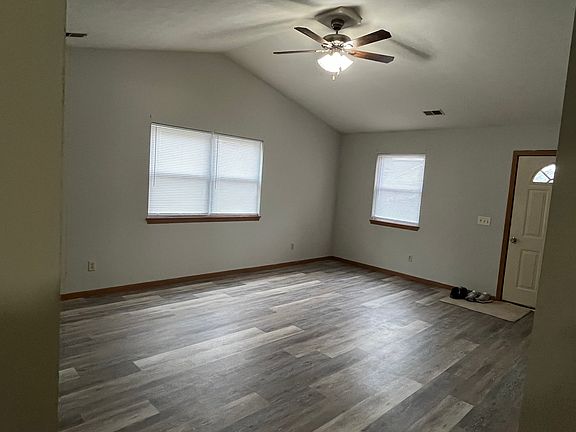 5th image of 10-12 Westhaven Dr