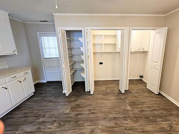 Laundry area/Kitchen