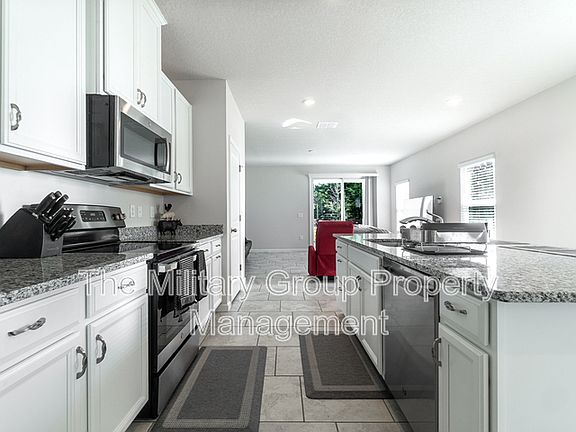 3rd image of 1121 Grand Cypress Ct