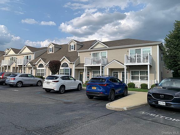 3rd image of 301 Willow Lane