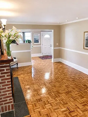 30 Nassau Rd — Photo 4