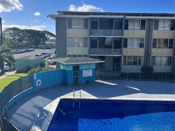94-099 Waipahu St APT C131, Waipahu, HI 96797