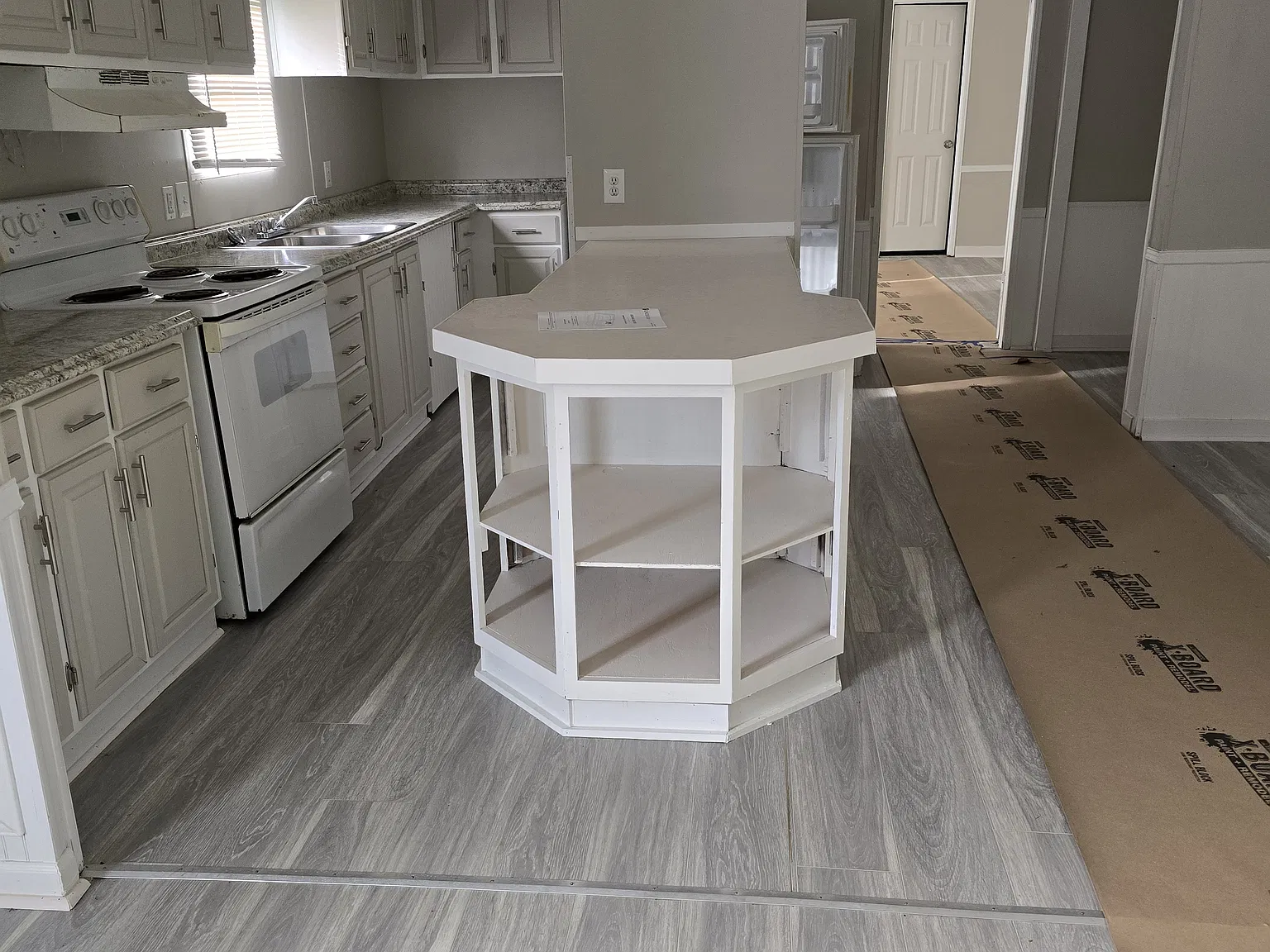 3 bed, 1280 sqft, $1,300 — Photo 4