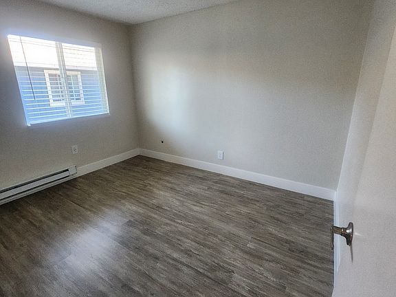 5th image of 647 Dutton Ave #10902194