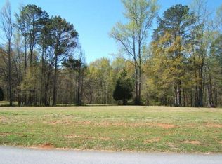 215 River Meadow Ln, Social Circle, GA