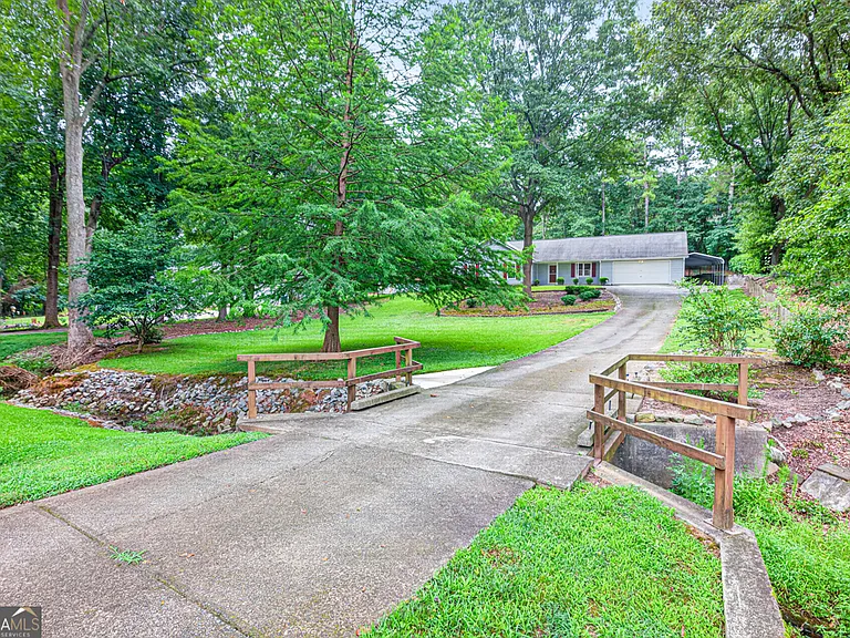 129 Springbrook Dr — Photo 6