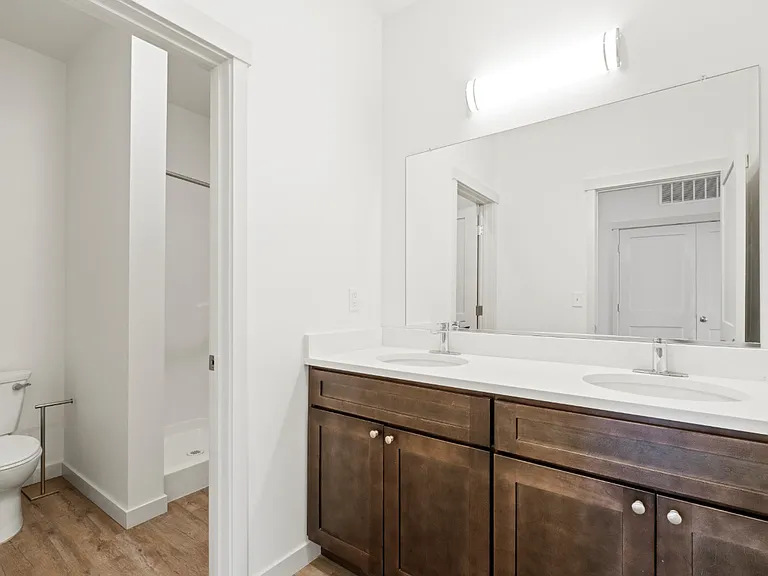 Columbia River Walk Apartments — Photo 130