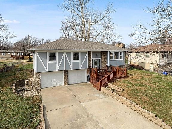 3rd image of 519 S Ridge Dr