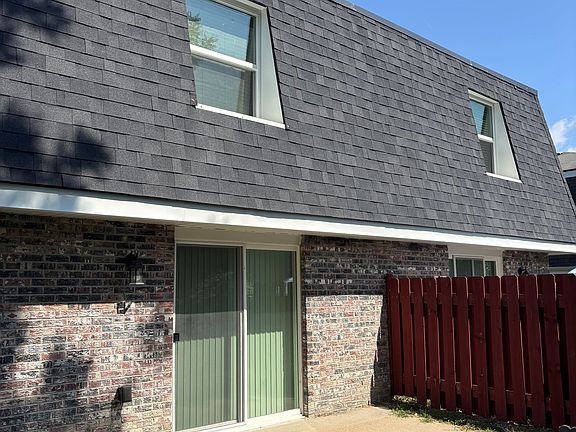 3rd image of 4421 Colfax Cir