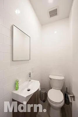 Rented by Mdrn Residential | media 12