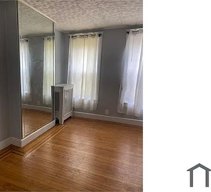 3 bed, 1020 sqft, $1,350 — Photo 2