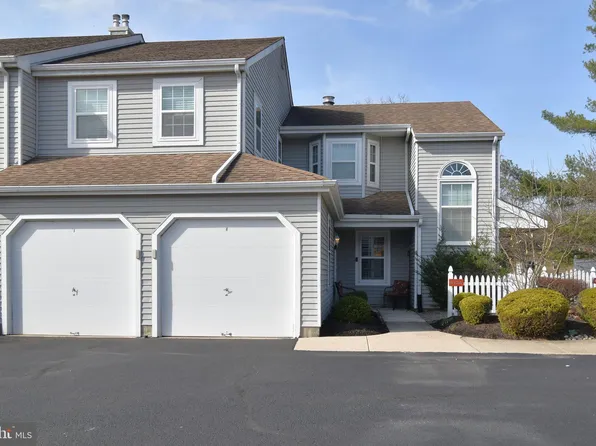 613 Rose Hollow Dr #A, Morrisville, PA 19067