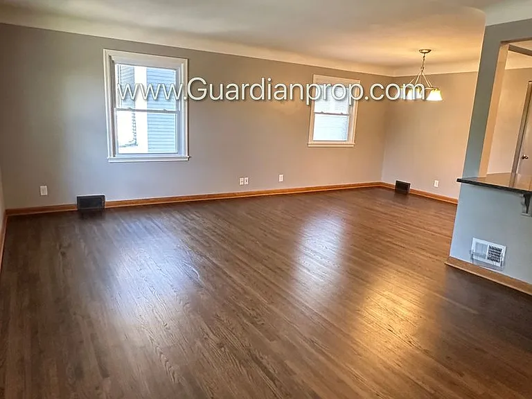 4402 Zenith Ave S — Photo 6