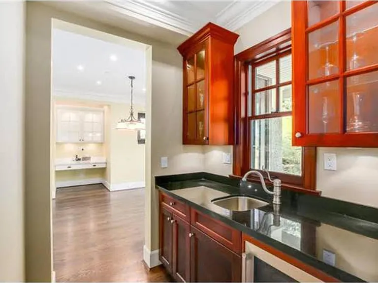 1379 Chartwell Dr — Photo 21