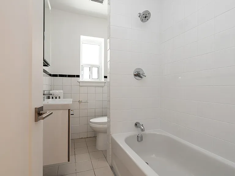 118 Roncesvalles Ave #50076A-3 — Photo 8
