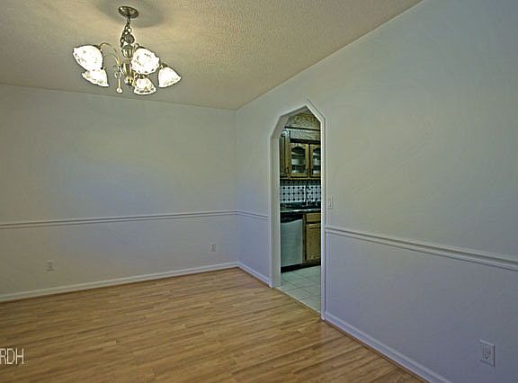 5th image of 1385 Kentwood Dr