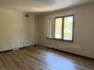 1224 W Monroe St APT 05, Springfield, IL 62704