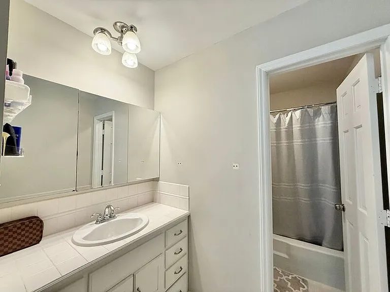908 Plateau Ln — Photo 14