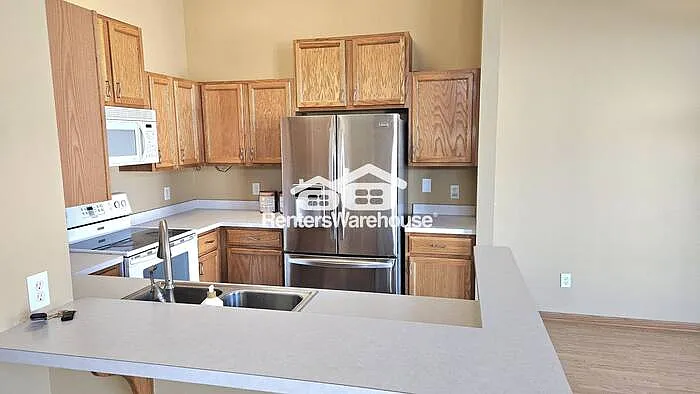7648 Century Blvd — Photo 6