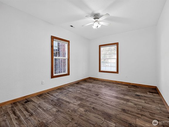 5th image of 704 Lincoln Street