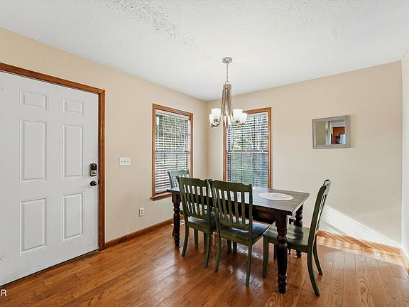 4th image of 2813 Forrest Way