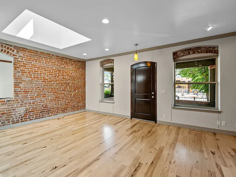 1275 S Clayton St — Photo 6