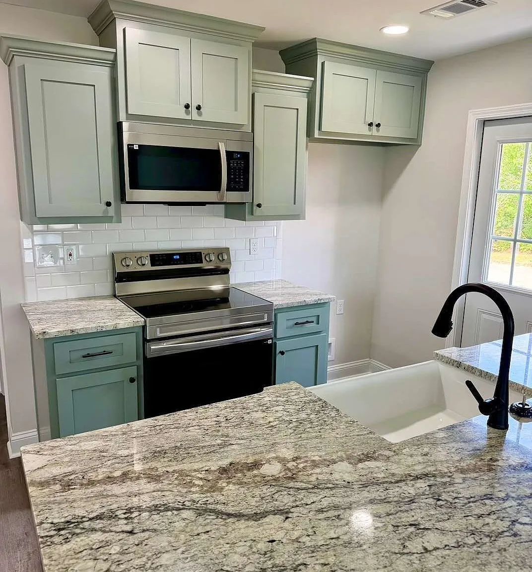 3 bed, 2.0 bath, $1,800 — Photo 4