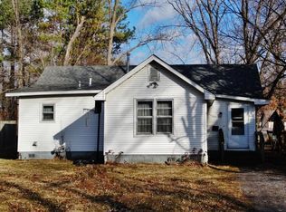 713 E Sims St, Centralia, MO 65240