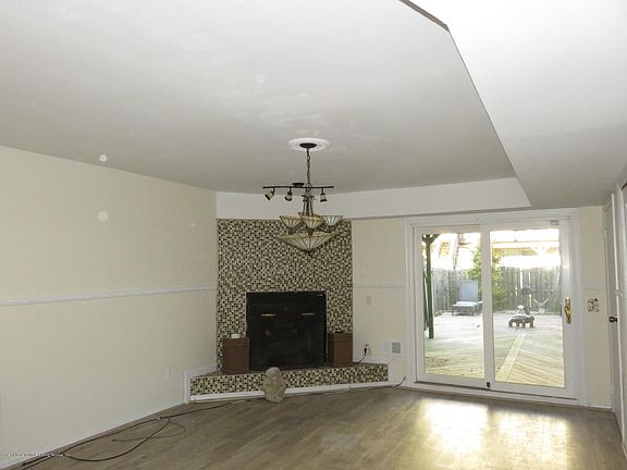 4th image of 127 Gauldy Ave