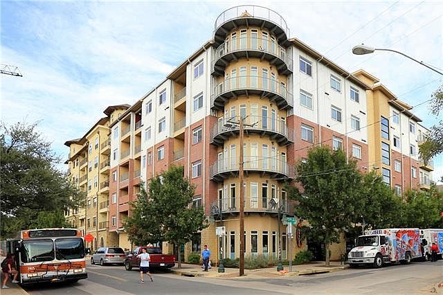 2nd image of 910 W 25th St APT 501