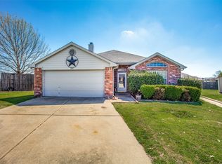 233 Kings Way Ct, Rhome, TX 76078