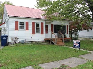 304 E Clearwater St, Robinson, IL 62454