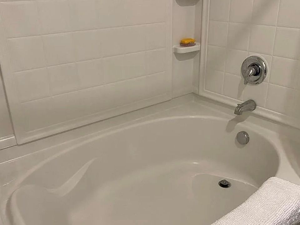 1st image of 262 Kendall Dr
