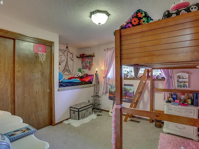 23645 NE Holladay St — Photo 18