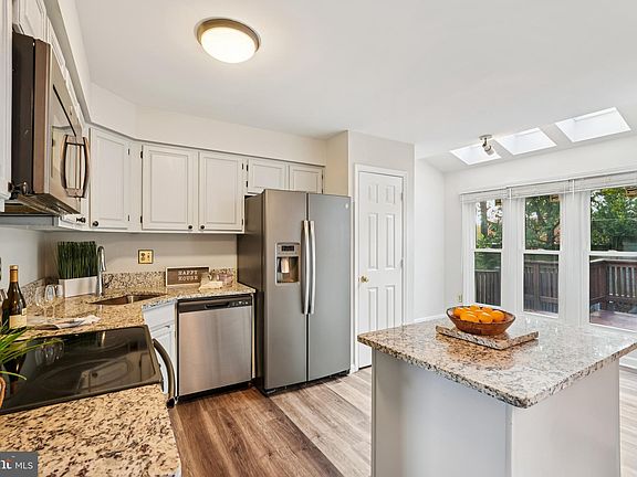 3rd image of 47 Drumcastle Ct