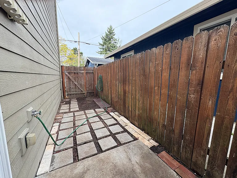 5825 SE 84th Ave #C — Photo 10