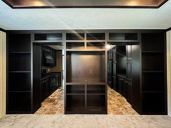 5th image of 12209 Silver Springs Ln