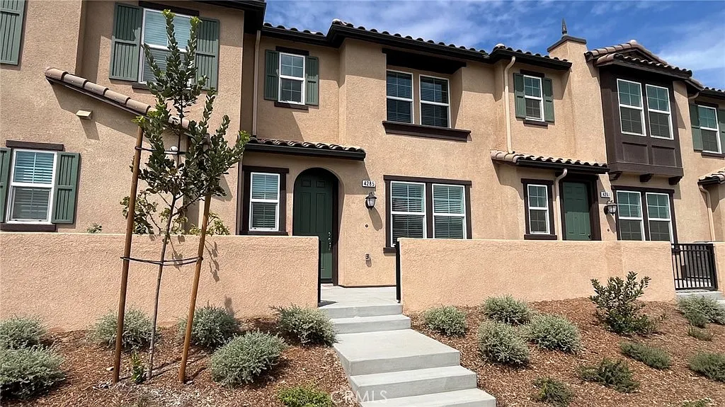 3 bed, 2.5 bath, 1446 sqft, $3,500 — Photo 1